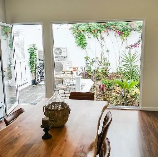 Casa Do Mercado Πανσιόν Πόντα Ντελγκάντα